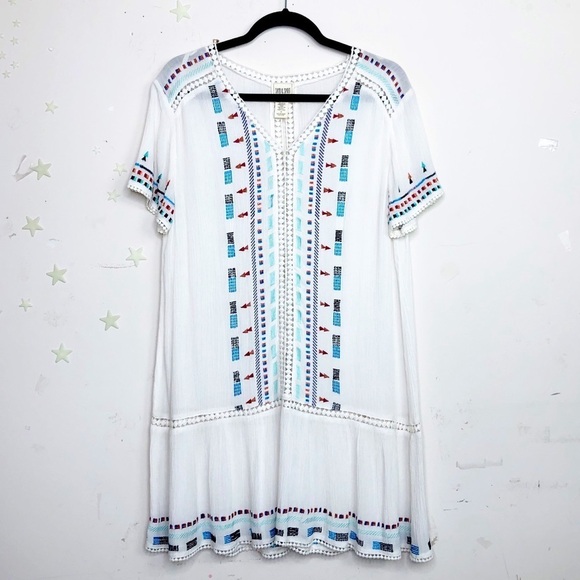 SAND & Spirit white embroidered coverup - Picture 1 of 9